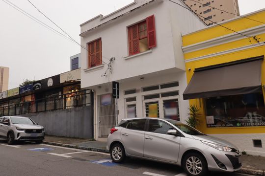 Fachada de casa à venda com 3 quartos, 133m² em Vila Assunção, Santo André