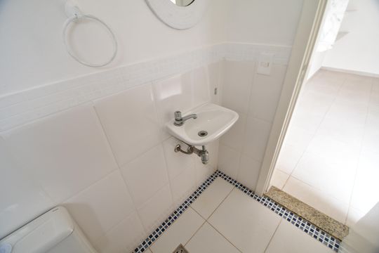 Banheiro de serviço de casa à venda com 4 quartos, 335m² em Jardim Chapadão, Campinas