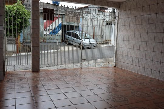 Garagem de casa à venda com 4 quartos, 125m² em Parque dos Bancarios, São Paulo