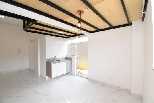 Sala/Cozinha do Loft de kitnet/studio à venda com 1 quarto, 45m² em Jardim das Américas, Curitiba