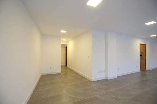 Sala de apartamento à venda com 3 quartos, 316m² em Freguesia (jacarepaguá), Rio de Janeiro