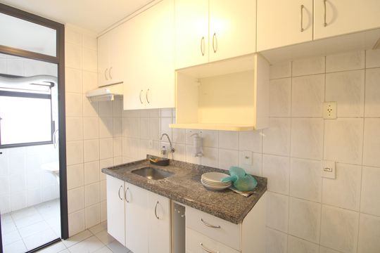 Cozinha de apartamento para alugar com 2 quartos, 55m² em Jardim Marajoara, São Paulo