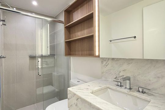 Banheiro de apartamento para alugar com 1 quarto, 41m² em Indianópolis, São Paulo