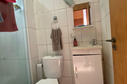 Banheiro social de apartamento à venda com 2 quartos, 54m² em Jardim Boa Vista, São Paulo