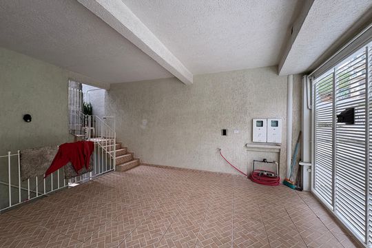 Garagem de casa à venda com 5 quartos, 327m² em Vila Renato, São Paulo