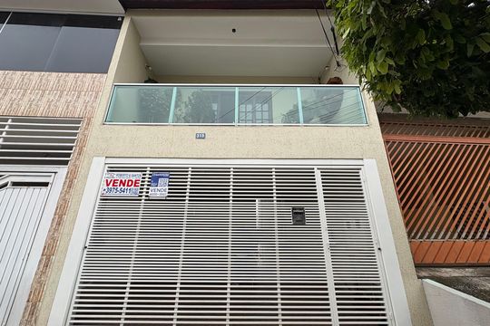 Fachada de casa à venda com 5 quartos, 327m² em Vila Renato, São Paulo