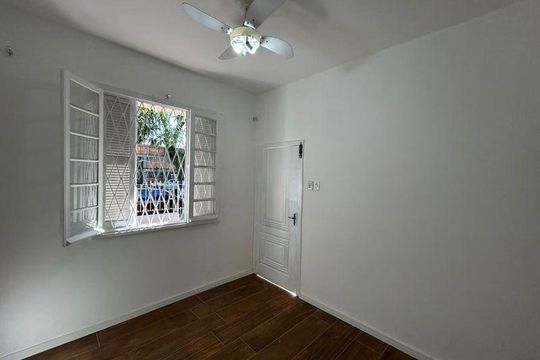 Casa à venda com 3 quartos, 60m² em São Geraldo, Porto Alegre