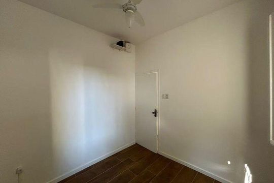 Quarto 1 de casa à venda com 3 quartos, 60m² em São Geraldo, Porto Alegre