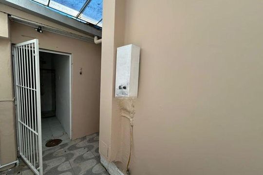 Área externa de casa à venda com 3 quartos, 60m² em São Geraldo, Porto Alegre
