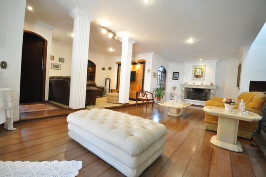 Sala de casa à venda com 4 quartos, 900m² em Tremembé, São Paulo
