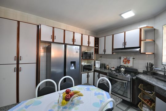Cozinha de casa à venda com 4 quartos, 900m² em Tremembé, São Paulo