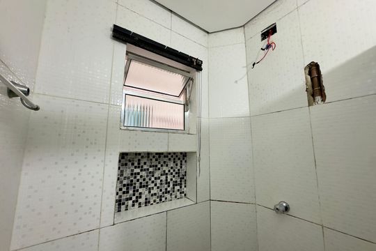 Banheiro de apartamento à venda com 2 quartos, 41m² em Parque Continental, Guarulhos