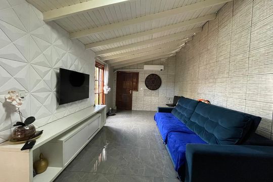 Casa à venda com 3 quartos, 110m² em Canudos, Novo Hamburgo