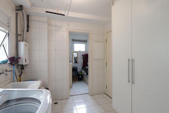 Área de Serviço de apartamento à venda com 3 quartos, 168m² em Real Parque, São Paulo