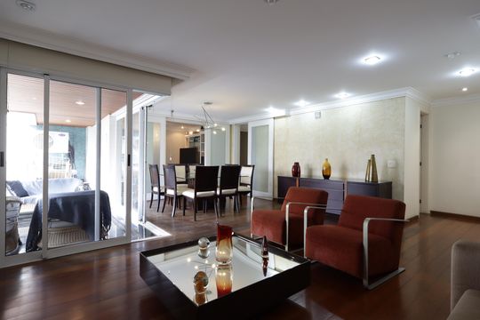 Sala de apartamento à venda com 3 quartos, 168m² em Real Parque, São Paulo