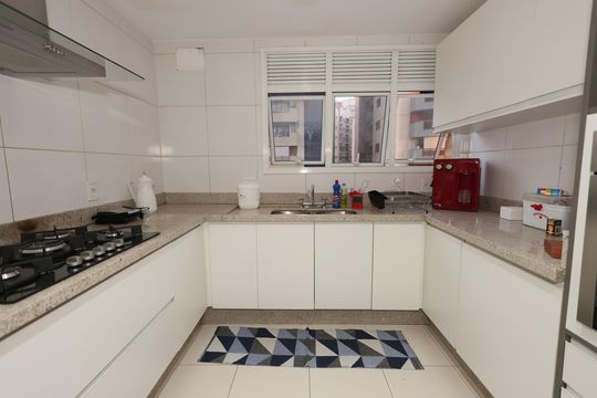 Apartamento para alugar com 4 quartos, 225m² em Setor Bueno, Goiânia