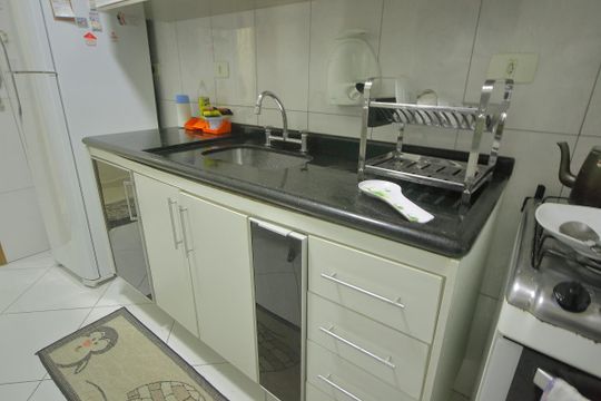 Cozinha  de apartamento à venda com 2 quartos, 60m² em Jardim Atlantico, São Bernardo do Campo