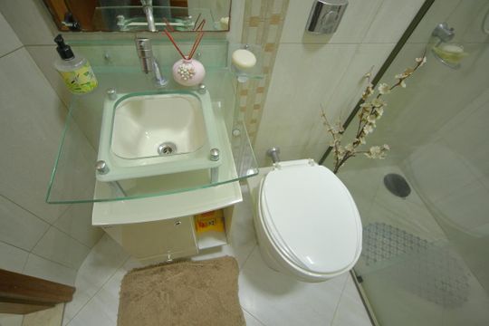 Banheiro  de apartamento à venda com 2 quartos, 60m² em Jardim Atlantico, São Bernardo do Campo