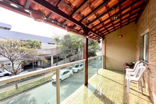 Casa à venda com 3 quartos, 245m² em Jaqueline, Belo Horizonte
