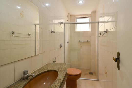 Banheiro Social de apartamento à venda com 3 quartos, 80m² em Gutierrez, Belo Horizonte