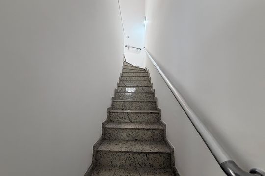 Escada de casa à venda com 3 quartos, 116m² em Vila Claudia, São Paulo