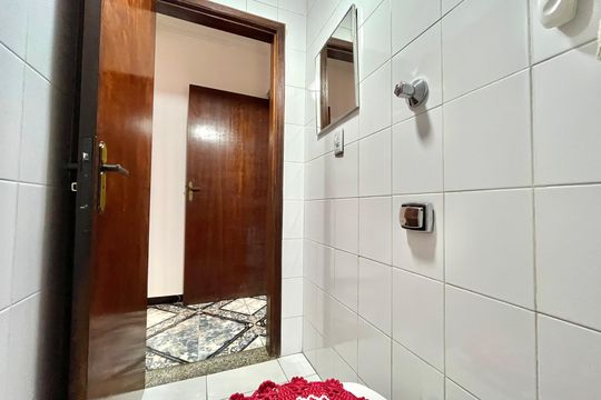 Lavabo de casa à venda com 6 quartos, 95m² em Vila Paulista, São Paulo