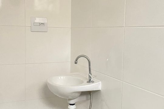 Banheiro de apartamento à venda com 1 quarto, 27m² em Vila Santa Terezinha (zona Norte), São Paulo