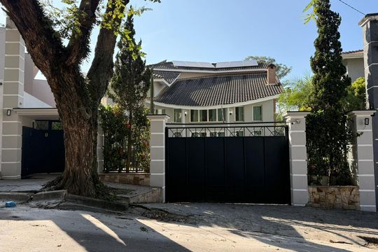 Fachada de casa à venda com 4 quartos, 547m² em City América, São Paulo