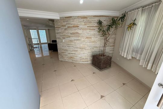 Sala de casa à venda com 4 quartos, 547m² em City América, São Paulo