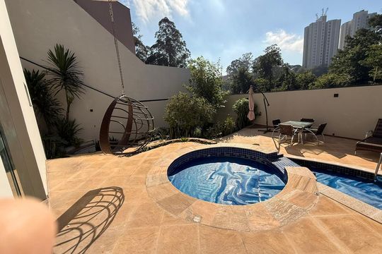 Vista de casa à venda com 4 quartos, 547m² em City América, São Paulo