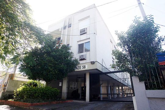 Fachada de apartamento à venda com 2 quartos, 59m² em Azenha, Porto Alegre