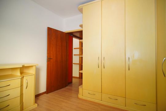 Quarto de apartamento à venda com 1 quarto, 50m² em Mont’serrat, Porto Alegre