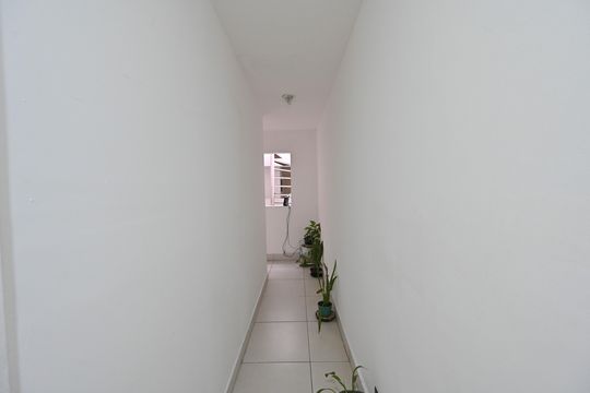 Corredor de kitnet/studio para alugar com 1 quarto, 40m² em Mirandópolis, São Paulo