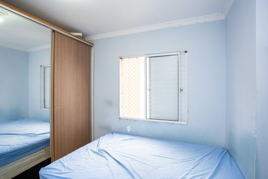Quarto 2 de apartamento à venda com 2 quartos, 44m² em Canhema, Diadema
