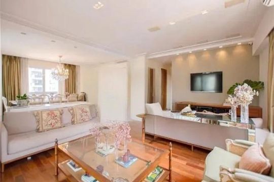 Apartamento para alugar com 4 quartos, 214m² em Indianópolis, São Paulo