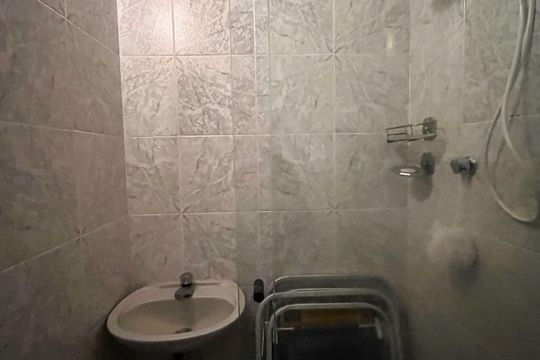 Banheiro de serviço de apartamento à venda com 4 quartos, 205m² em Copacabana, Rio de Janeiro