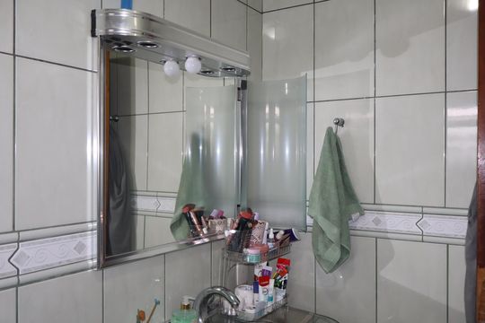 Banheiro suíte de casa à venda com 1 quarto, 172m² em Cidade Continental, São Paulo