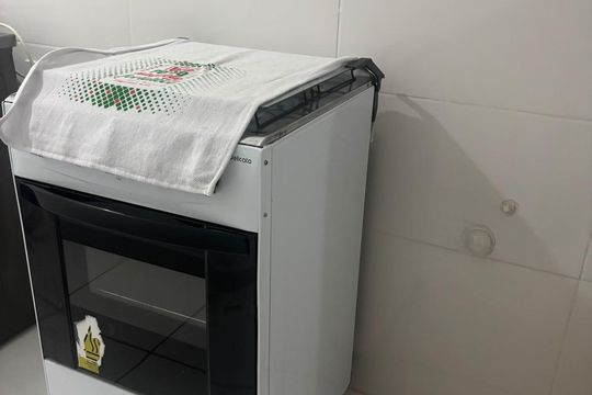 Cozinha de apartamento para alugar com 2 quartos, 40m² em Lamenha Grande, Curitiba