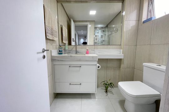 Banheiro de apartamento à venda com 3 quartos, 69m² em Jardim Pinheiros, São Paulo