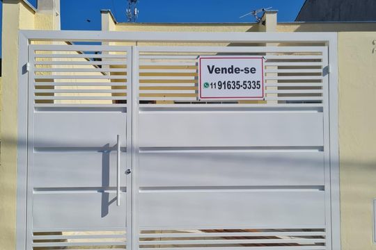 Fachada de casa de condomínio para alugar com 2 quartos, 51m² em Jardim Eucaliptos, Sorocaba