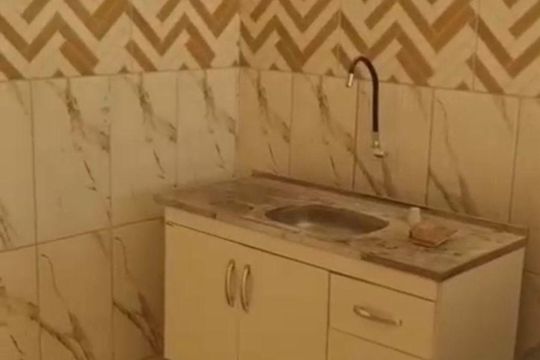Cozinha de casa de condomínio para alugar com 2 quartos, 51m² em Jardim Eucaliptos, Sorocaba