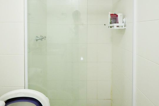 Banheiro social de apartamento à venda com 2 quartos, 61m² em Campininha, São Paulo