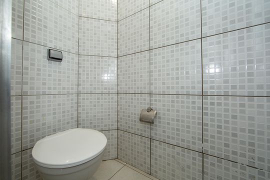 BANHEIRO DE EMPREGADA de apartamento à venda com 3 quartos, 115m² em Barro Preto, Belo Horizonte