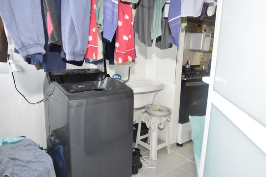 Lavanderia de apartamento para alugar com 2 quartos, 84m² em Jardim Branca Flor, Embu das Artes