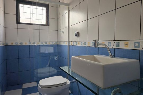 Banheiro Social de casa à venda com 2 quartos, 157m² em Jardim Cocaia, Guarulhos