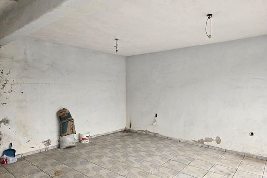 Garagem de casa à venda com 2 quartos, 157m² em Jardim Cocaia, Guarulhos