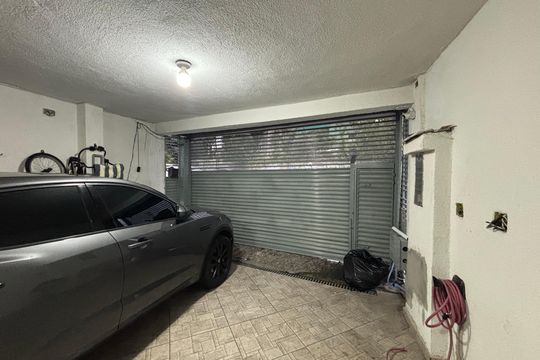 Garagem de casa para alugar com 3 quartos, 210m² em Jardim Maringa, São Paulo