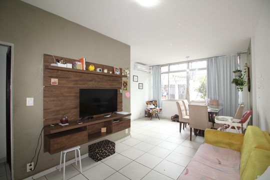 Sala de casa à venda com 4 quartos, 200m² em Curicica, Rio de Janeiro