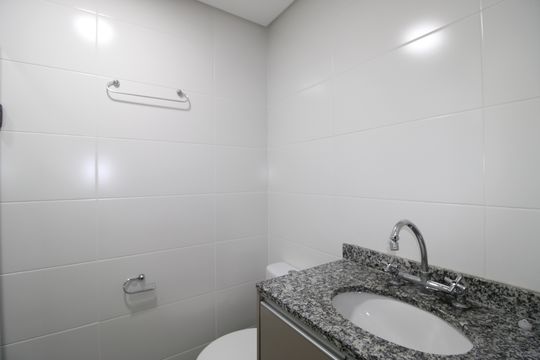 Banheiro de apartamento para alugar com 2 quartos, 60m² em Vila Jacuí, São Paulo