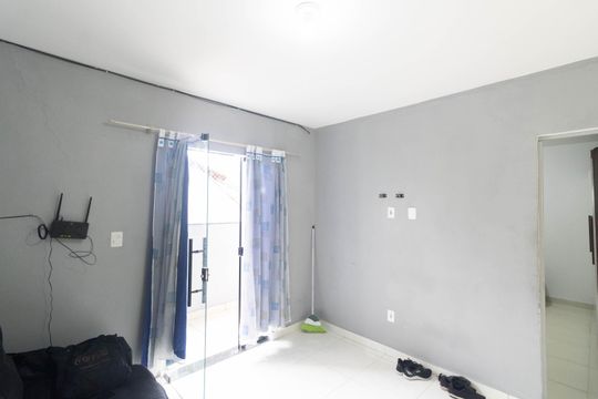 Sala de casa para alugar com 1 quarto, 45m² em Senador Vasconcelos, Rio de Janeiro